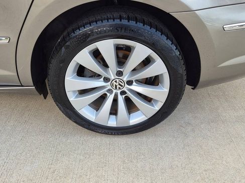 Used 2010 Volkswagen CC Sport FWD image 11