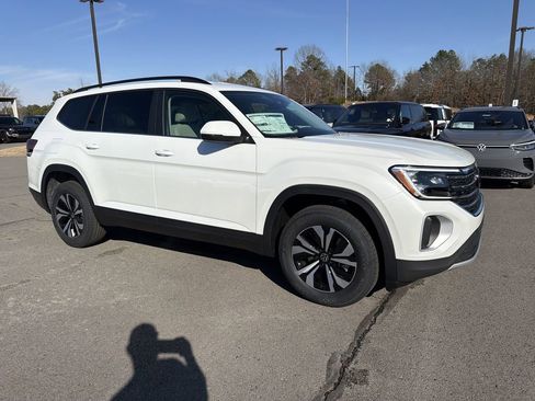 New 2026 Volkswagen Atlas SE image 3