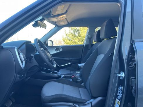 Used 2025 Kia Soul LX w/ LX Technology Package image 11