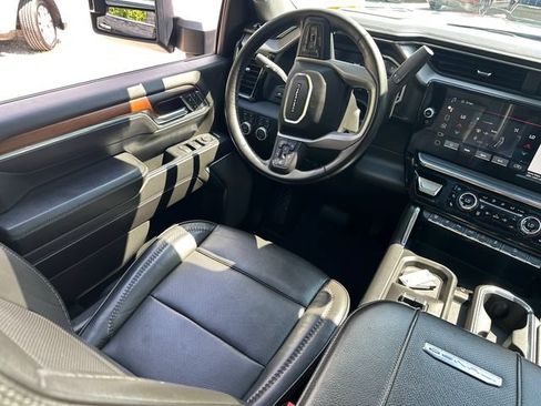 Used 2024 GMC Sierra 2500 Denali w/ Technology Package AWD/4WD image 23