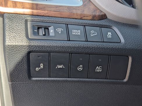 Used 2018 Hyundai Santa Fe Limited FWD image 28