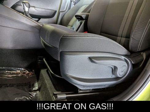 Used 2024 Hyundai Venue SEL image 13