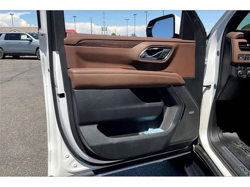 Used 2024 Chevrolet Tahoe High Country image 24