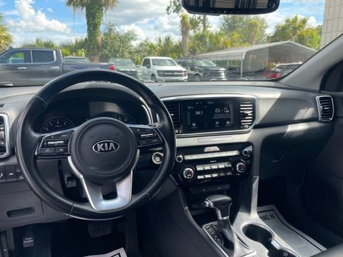 Used 2022 Kia Sportage EX FWD image 11