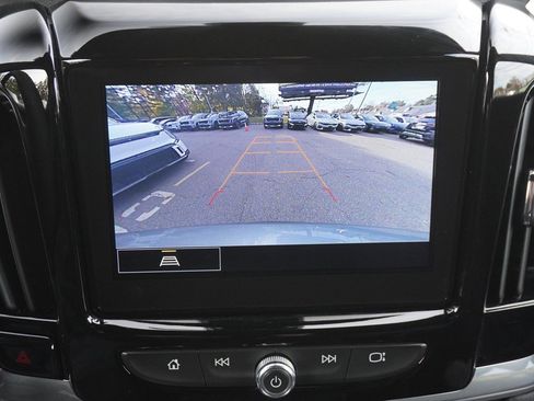 Used 2023 Chevrolet Traverse LT w/ LPO, Floor Liner Package image 54