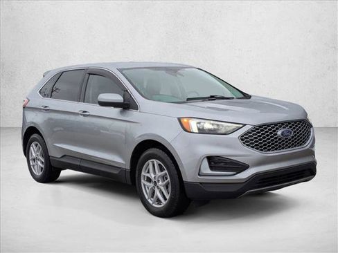 Certified 2023 Ford Edge SEL image 3