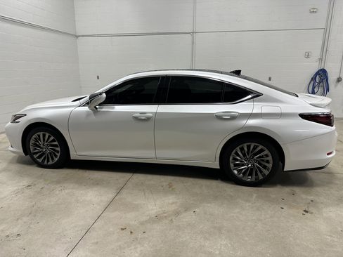 Used 2025 Lexus ES 350 Luxury w/ Accessory Package (Z1) image 7