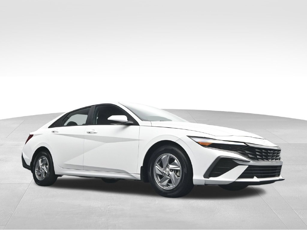 Used 2024 Hyundai Elantra SE FWD image 39