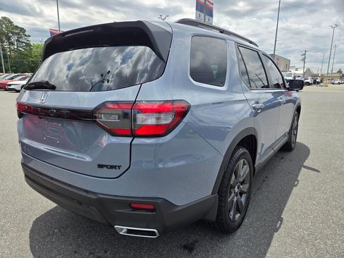 Certified 2025 Honda Pilot Sport image 5