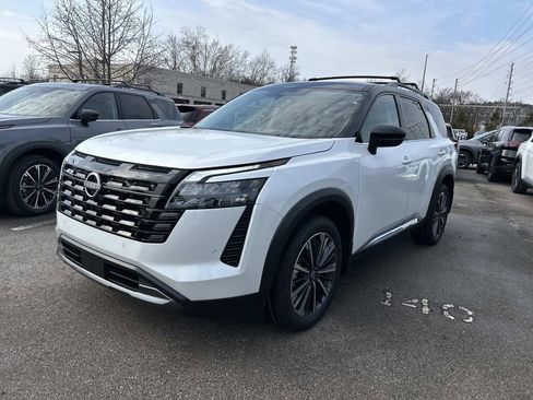 New 2026 Nissan Pathfinder Platinum AWD/4WD image 3