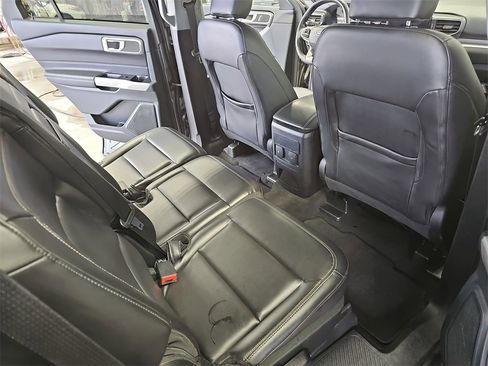 Used 2023 Ford Explorer XLT w/ Equipment Group 202A image 11