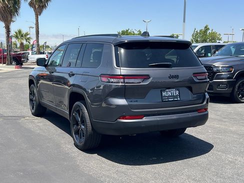 New 2026 Jeep Grand Cherokee L Limited w/ Limited Altitude Package AWD/4WD image 4