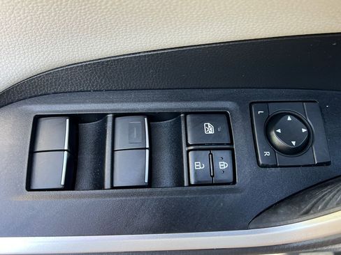Used 2019 Toyota RAV4 Limited w/ Cold Weather Package AWD/4WD image 12