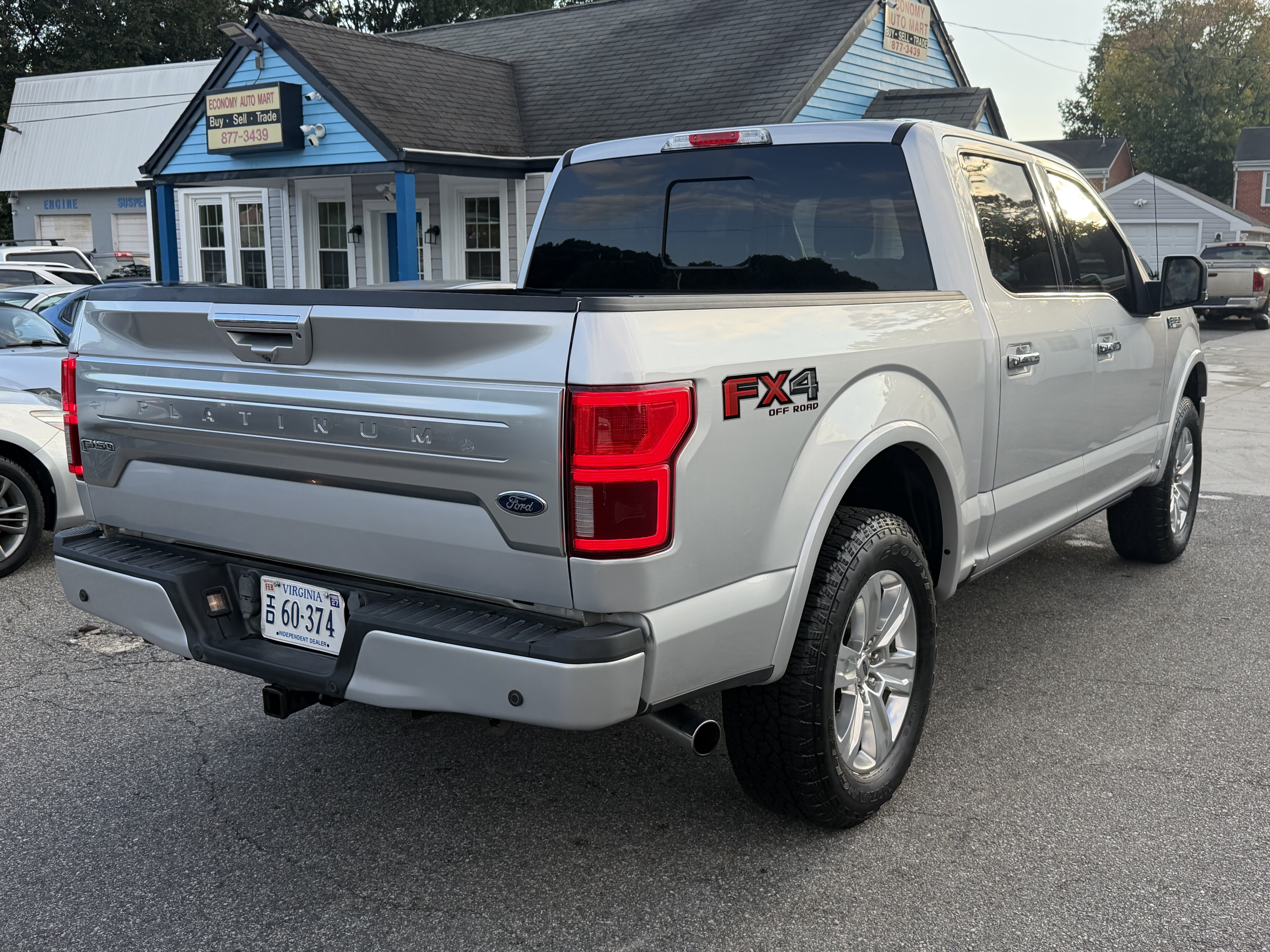 Used 2019 Ford F150 Platinum w/ Equipment Group 701A Luxury AWD/4WD image 5