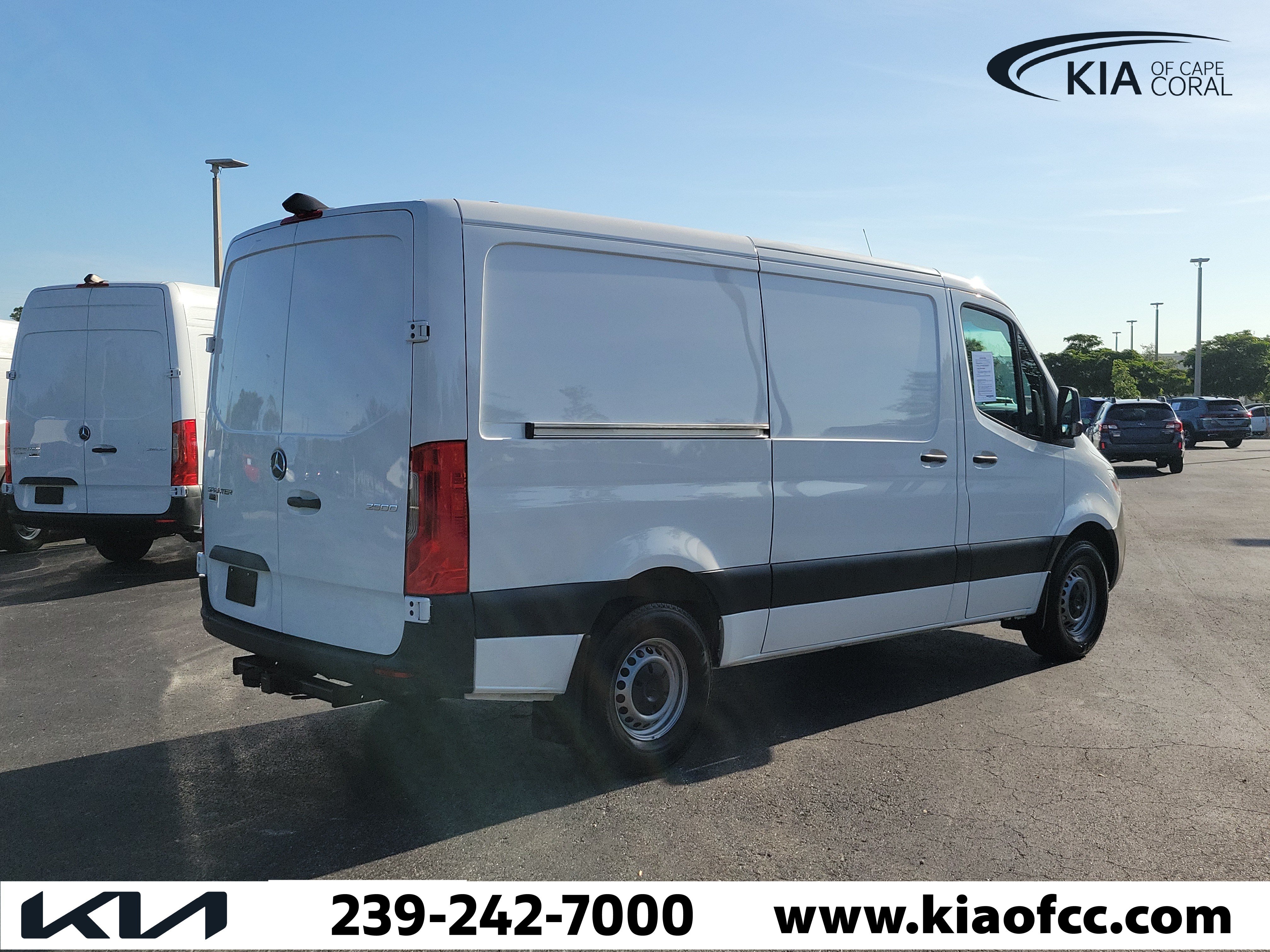 Used 2025 Mercedes-Benz Sprinter 2500 image 6