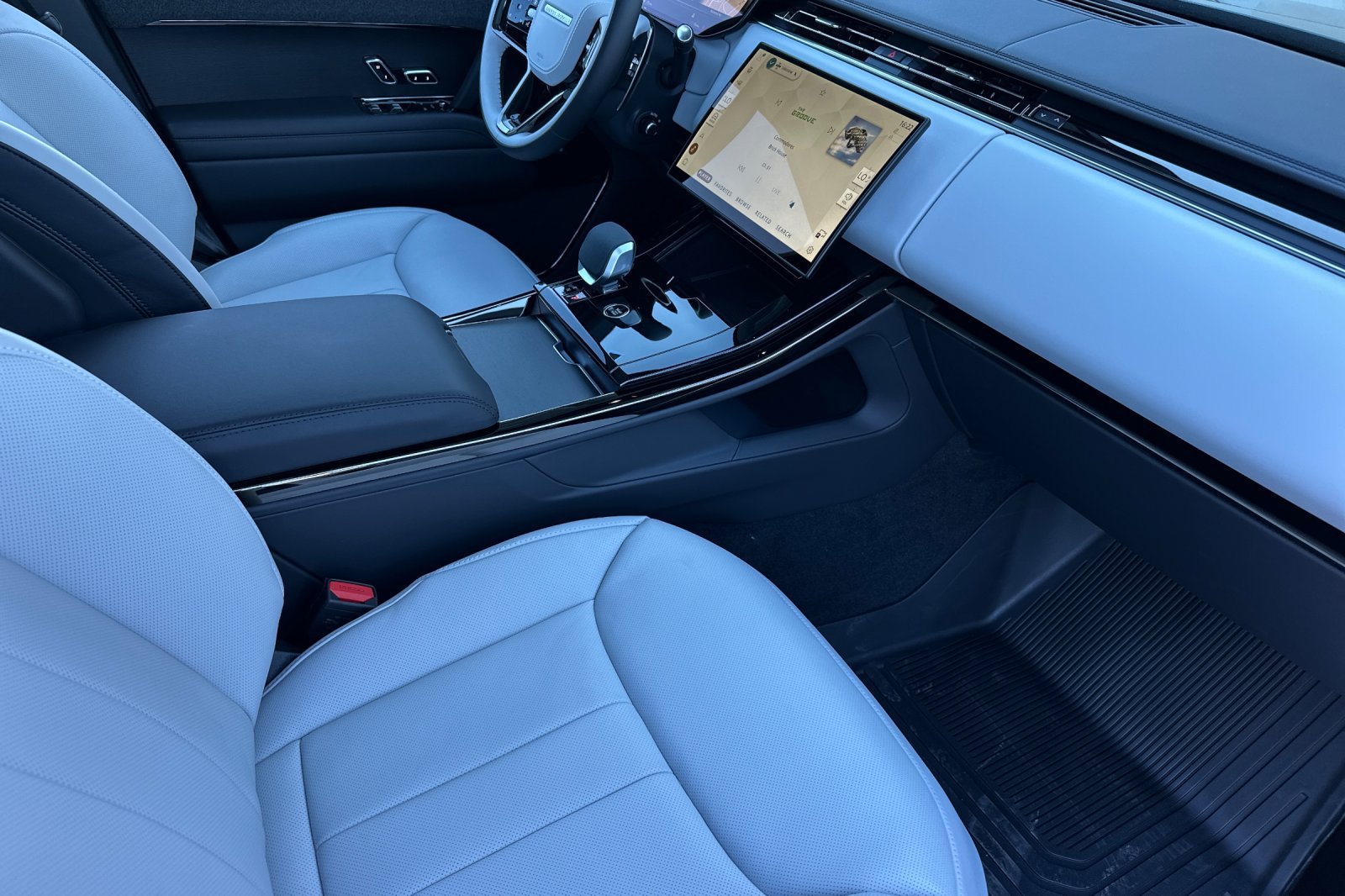 New 2027 Land Rover Range Rover Sport Dynamic SE AWD/4WD image 16