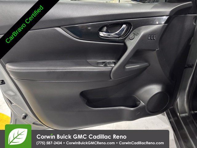 Used 2017 Nissan Rogue SL FWD image 9