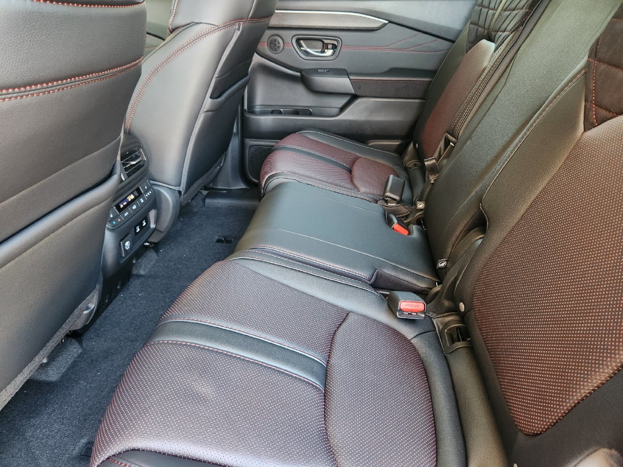 New 2026 Honda Pilot Black Edition image 18