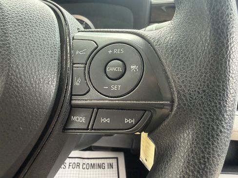 Used 2021 Toyota Corolla LE w/ Carpet Mat Package (TMS) FWD image 30