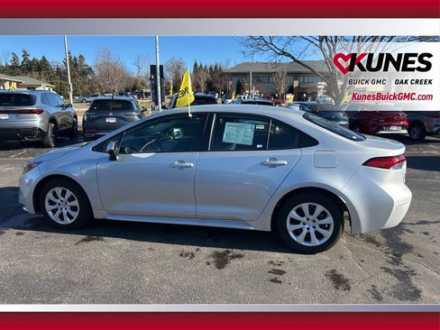 Used 2025 Toyota Corolla LE image 5