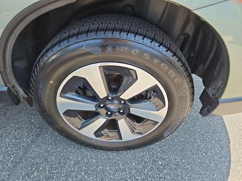 Used 2018 Subaru Forester 2.5i Premium w/ All-Weather Package AWD/4WD image 30