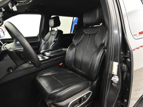 Used 2022 Jeep Wagoneer Series II image 11