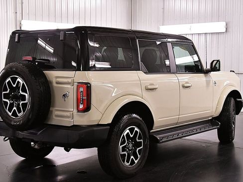 Used 2025 Ford Bronco Outer Banks image 7