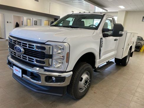 New 2025 Ford F350 XL w/ XL Chrome Package AWD/4WD image 4