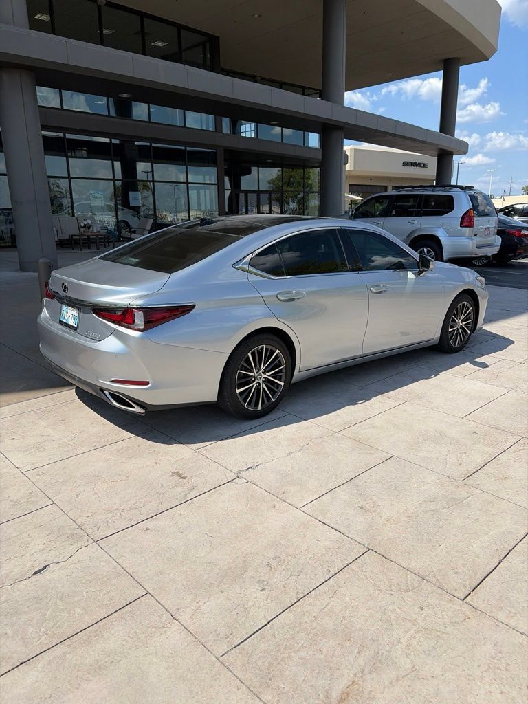 Used 2022 Lexus ES 350 w/ Premium Package FWD image 9