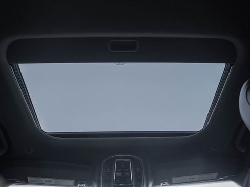 Used 2025 Jeep Grand Cherokee Altitude image 27