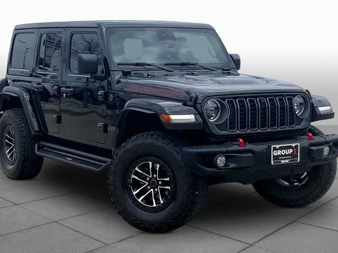 Used 2025 Jeep Wrangler Unlimited Rubicon AWD/4WD image 3