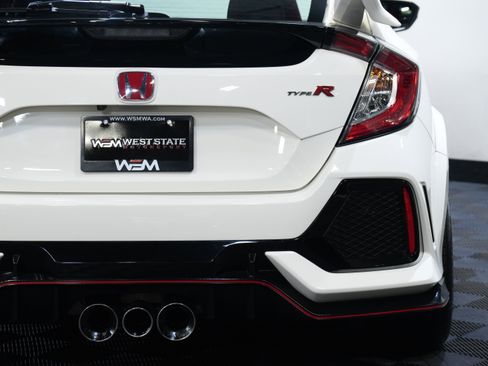Used 2018 Honda Civic Type R image 16