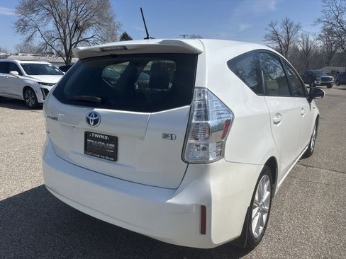 Used 2012 Toyota Prius V Five image 4