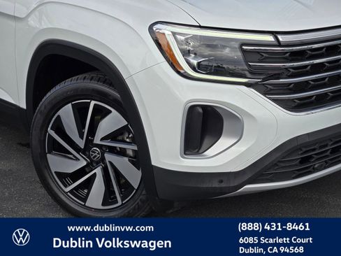 Certified 2024 Volkswagen Atlas SE image 9