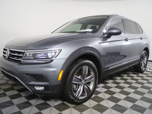 Used 2019 Volkswagen Tiguan SEL Premium image 8