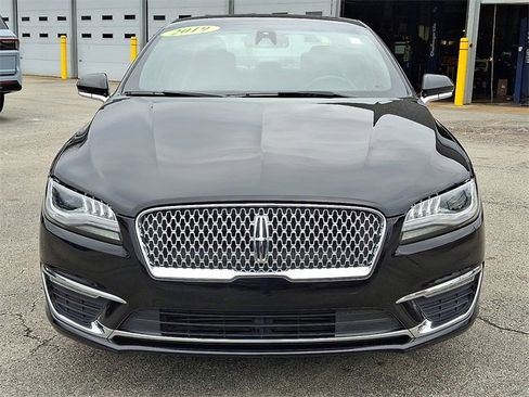 Used 2019 Lincoln MKZ Premiere image 2
