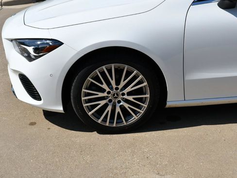 Used 2025 Mercedes-Benz CLA 250 4MATIC image 4