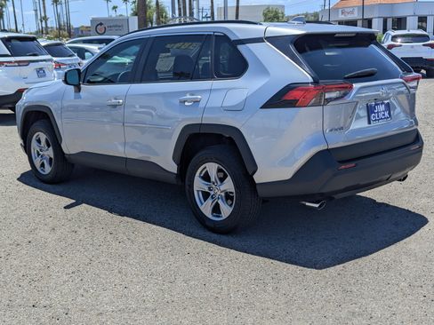Used 2025 Toyota RAV4 XLE w/ Convenience Package AWD/4WD image 4