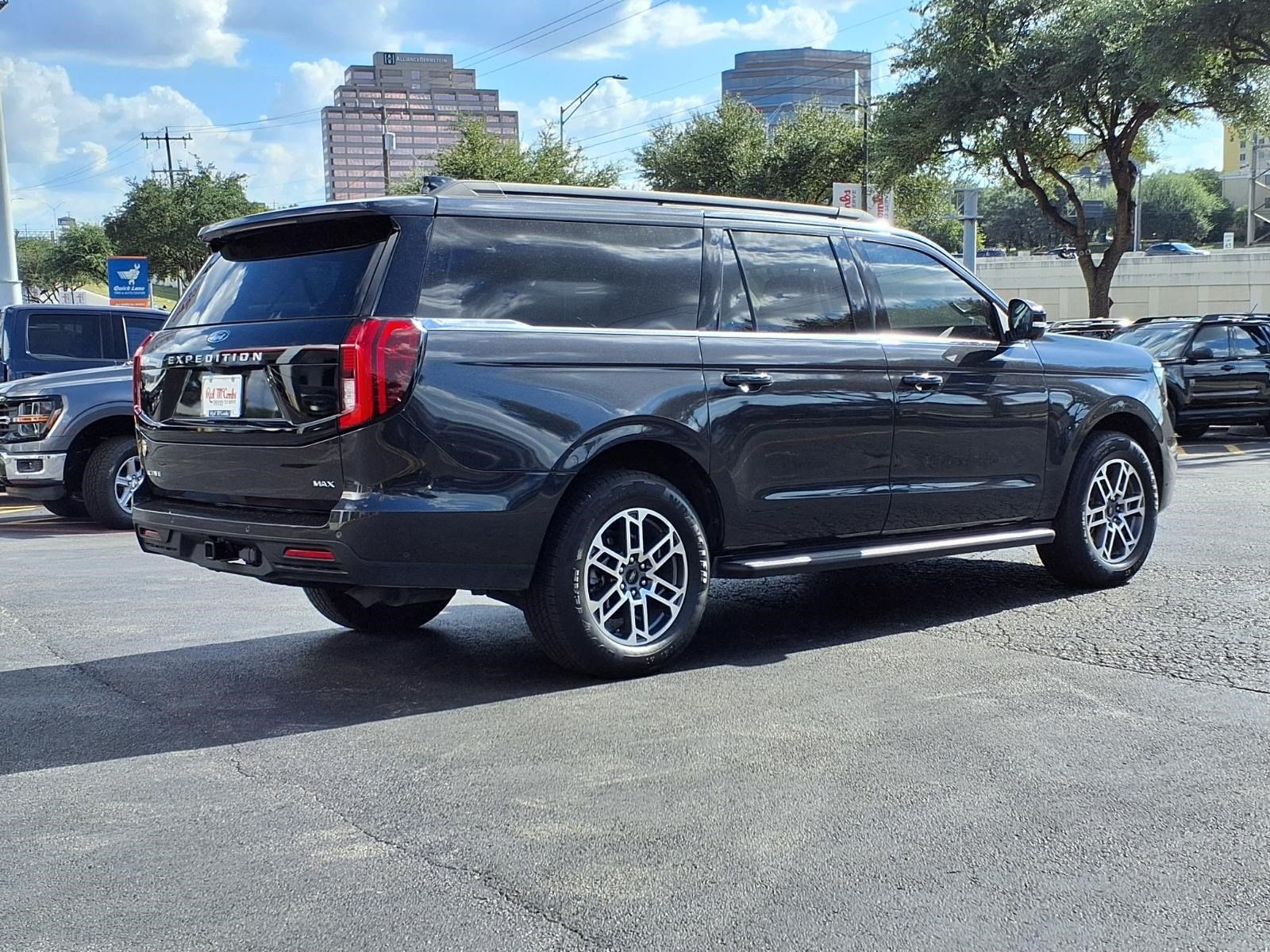 Used 2025 Ford Expedition Max Active RWD image 6
