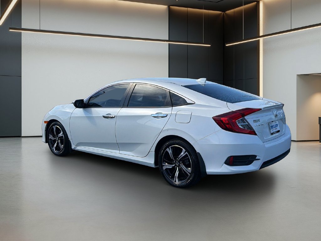 Used 2017 Honda Civic Touring image 3