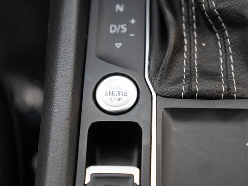 Used 2023 Volkswagen Atlas SE w/ Panoramic Sunroof Package image 40