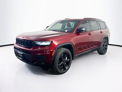 Used 2023 Jeep Grand Cherokee L Laredo image 3