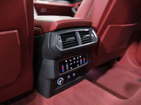 Used 2022 Lamborghini Urus image 31