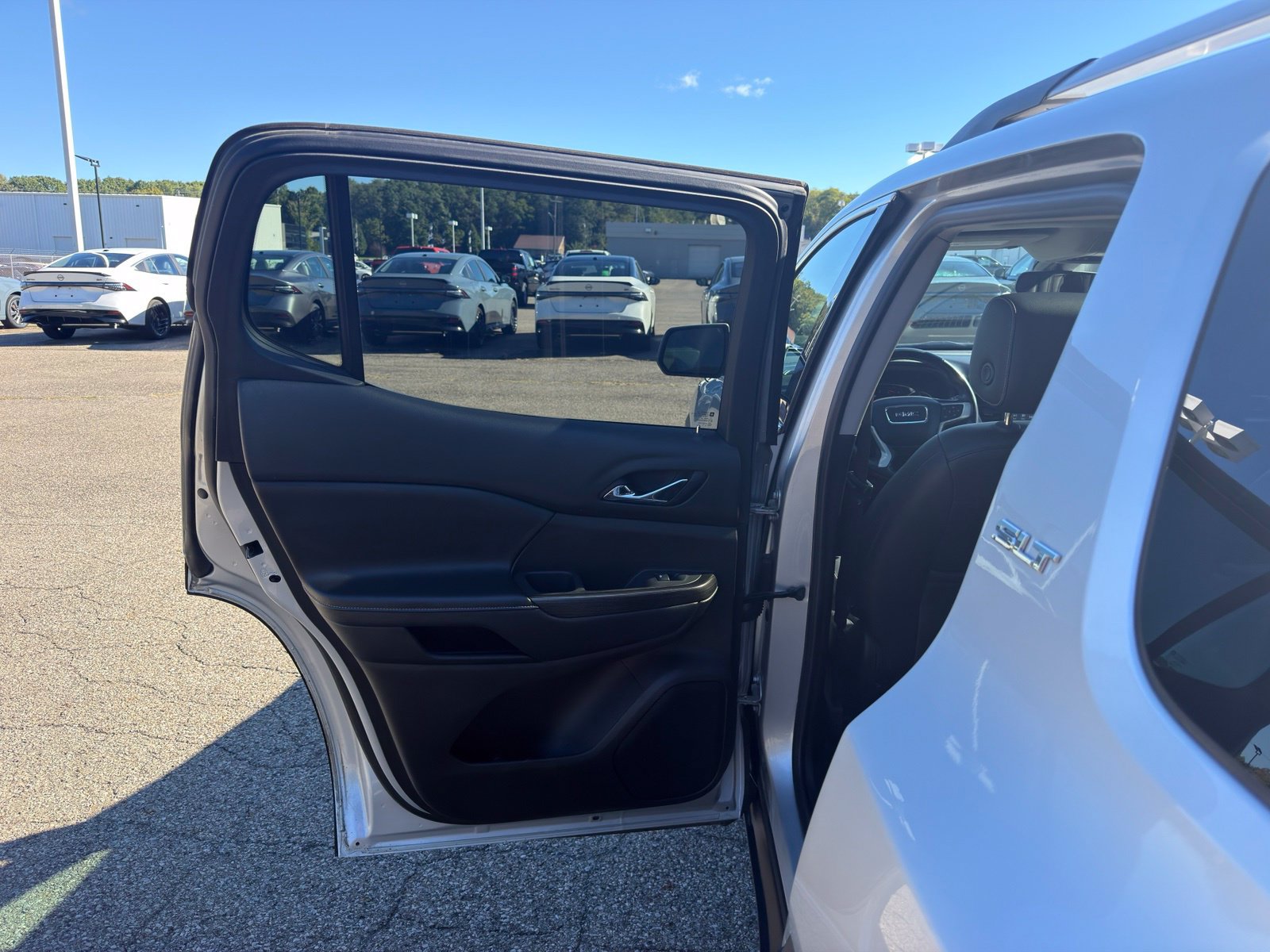 Used 2019 GMC Acadia SLT AWD/4WD image 26