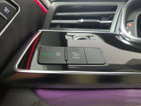 Used 2023 Audi Q8 Premium Plus w/ Premium Plus Package AWD/4WD image 35