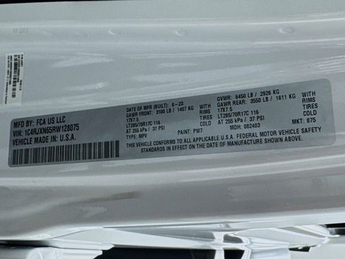 Used 2024 Jeep Wrangler Willys image 24