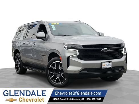 Used 2024 Chevrolet Suburban RST RWD image 1
