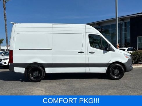 Used 2025 Mercedes-Benz Sprinter 2500 image 2