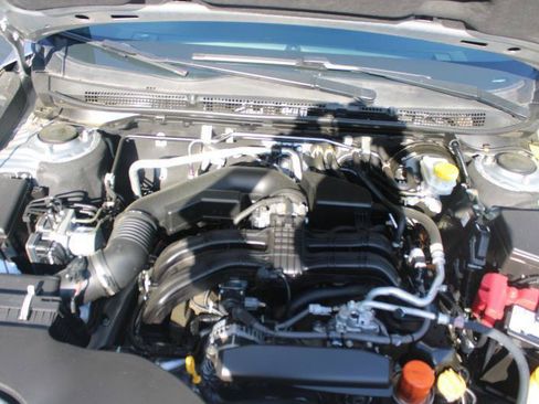 Used 2022 Subaru Outback Premium AWD/4WD image 17