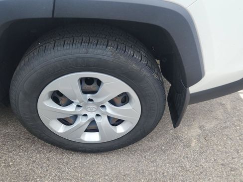 Used 2019 Toyota RAV4 LE w/ All Weather Liner Package FWD image 7